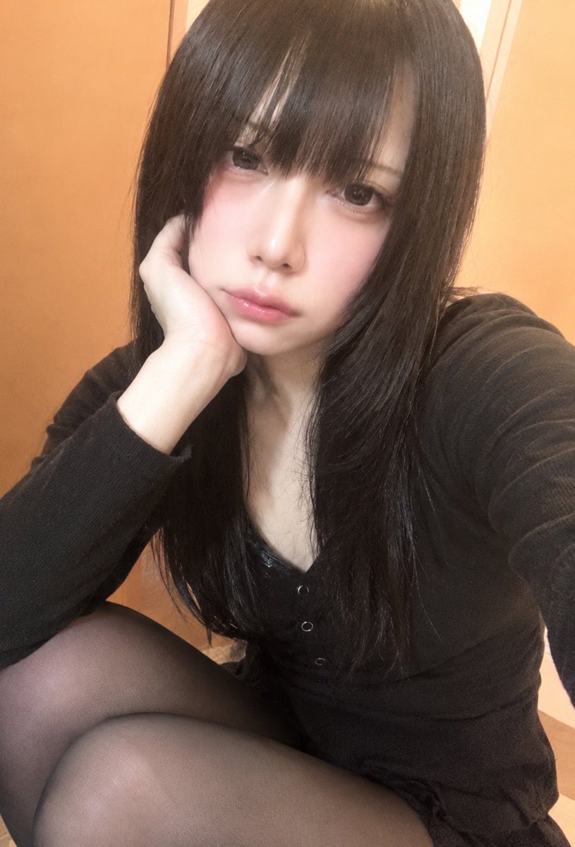 pikonatan's tweet photo. 足見せ♡♡ https://t.co/xrt3uJHqvE