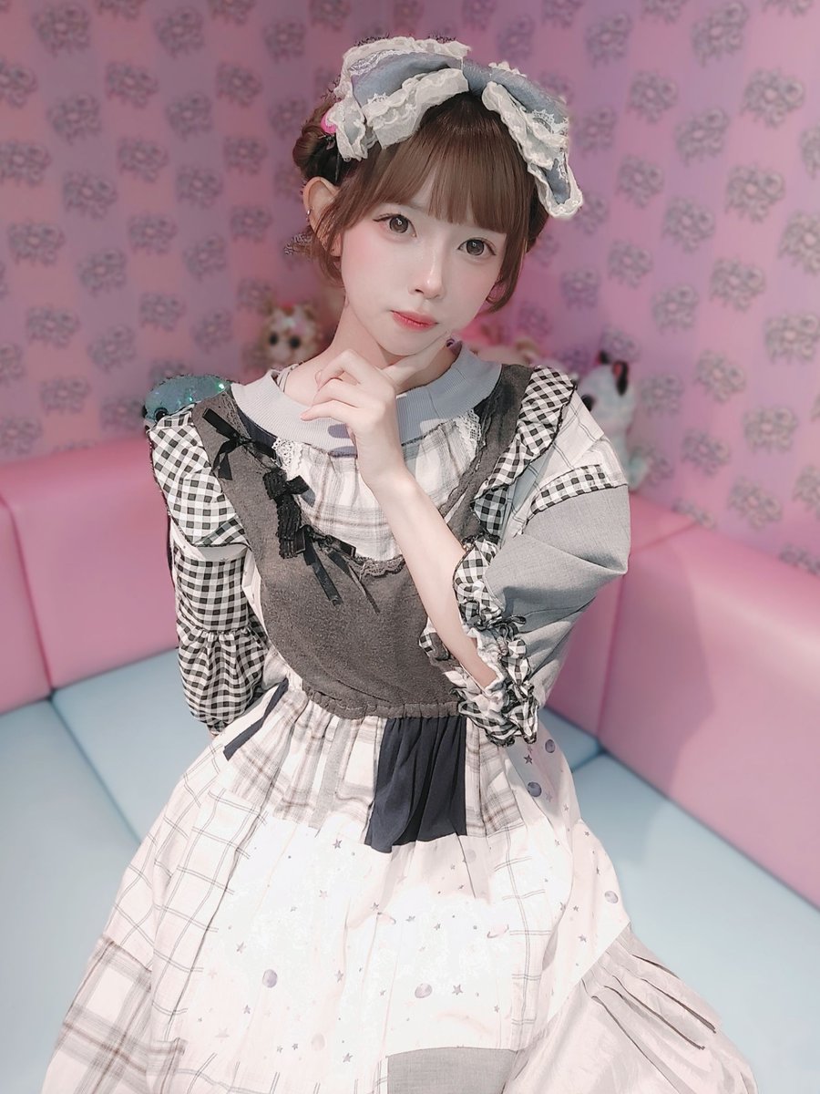 BarSyrup's tweet photo. 🍬10月21日（水曜日）出勤キャスト🍬
🍬18時オープン🍬

18-L　心 @luroufan__ 
18-L　弐色紫愛 @shioo0x0_ 
18-L　にゃむ @nyamtisan 
18-L　すとにゃん @strider4d 

🍬キャスト募集中！🍬 https://t.co/t1wx21OwoH