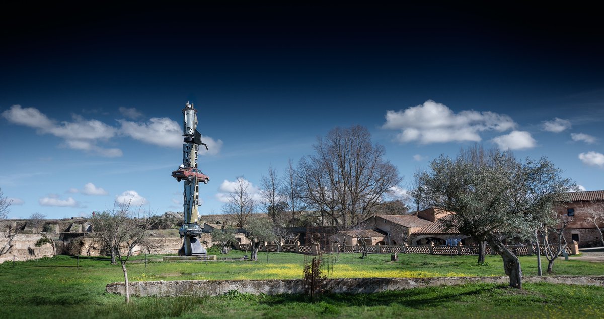 extremadura_tur's tweet photo. 🎨¡50 años de arte entre naturaleza y vanguardia!

📍El @Museo_Vostell de #MalpartidaDeCáceres, en Los Barruecos, celebra su aniversario con "Sun in Your Head", una exposición que conecta televisión, videoarte e inteligencia artificial.

💚¡Descúbrela hasta el 31 de mayo de 2027! https://t.co/jcaCC5RxIe