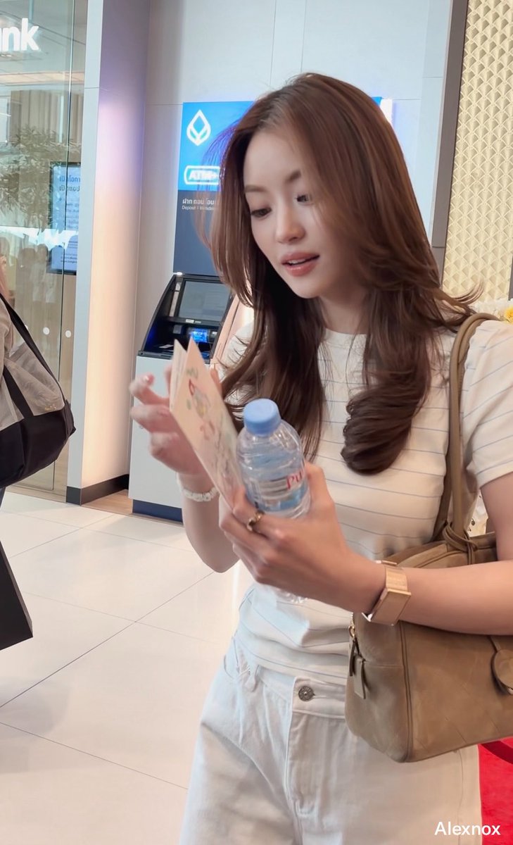 Alexnox_alex's tweet photo. ลงมาคนเดียว =โสด 🙂‍↔️🙂‍↔️🤏🏻 https://t.co/EmTK1KnfA6