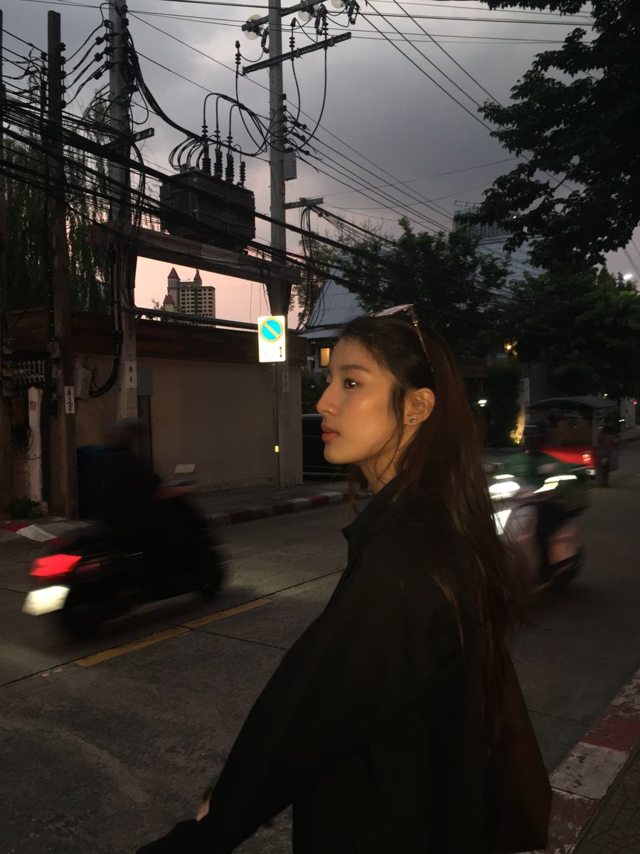 meowv16's tweet photo. ป้ายอมเเล้วโหม๋ Side profile หมิงโครตหล่อ อยากยืมมาหั่นผักมาก สันกรามคมกริบ 🧎🏻🥺

#mingkanyas 🐕 https://t.co/Lo7F2dZn2c