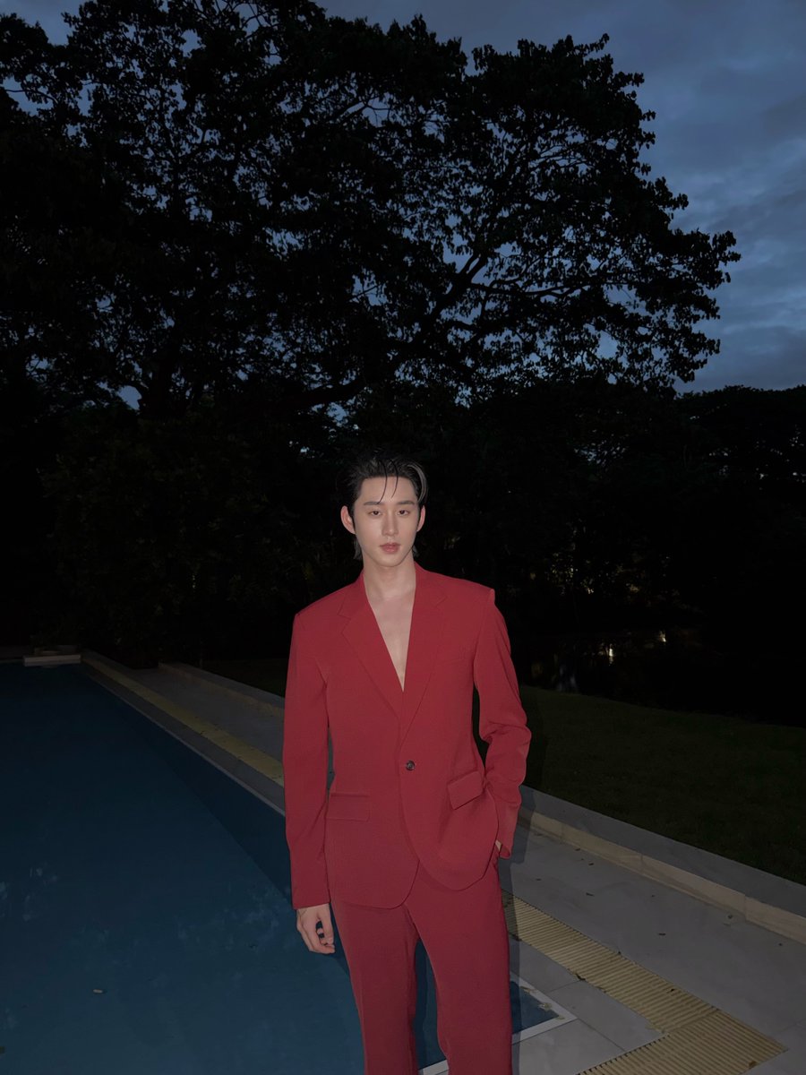 babybside_2's tweet photo. สูทแดงร้อนแรงสุดๆ❤️‍🔥

#est_rvp https://t.co/KYwV5s8YyQ