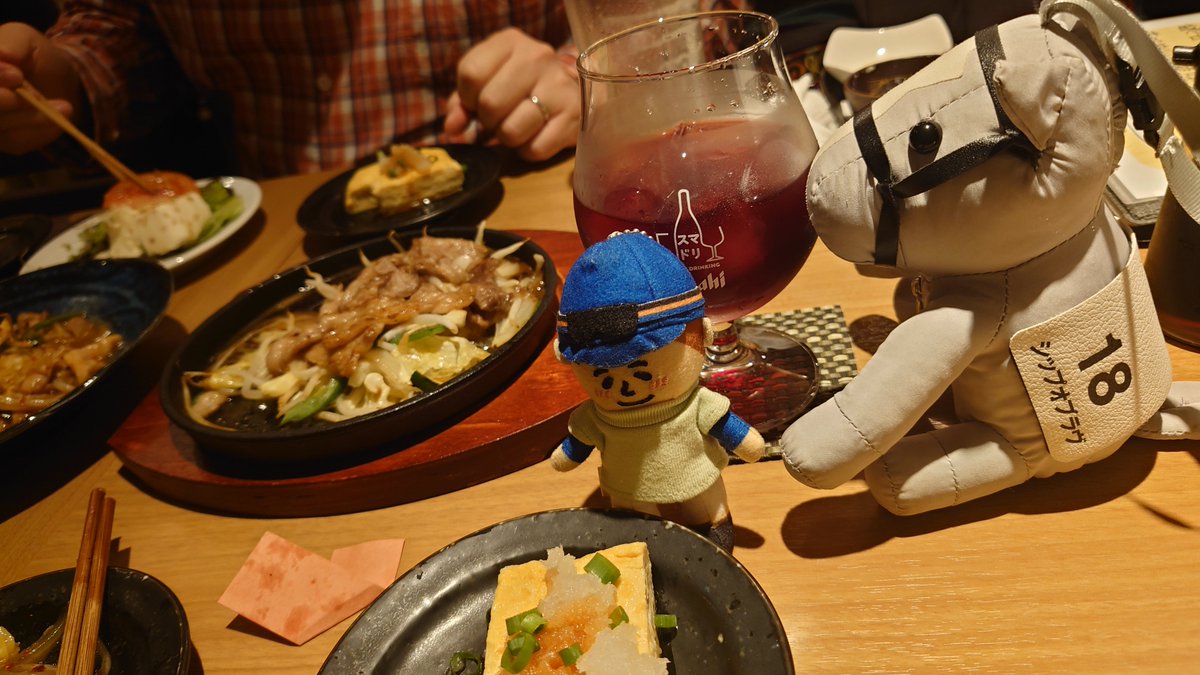 code_jade's tweet photo. 保護者とじじ氏と飯 https://t.co/PsyaKPxaMn