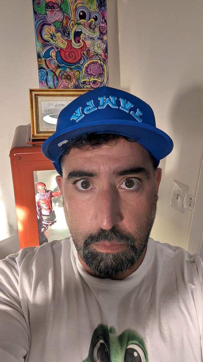 TampaTerpy's tweet photo. Everyday is filled with important decisions..

Hat or no hat?🧢 https://t.co/W5pi5zv9Sk