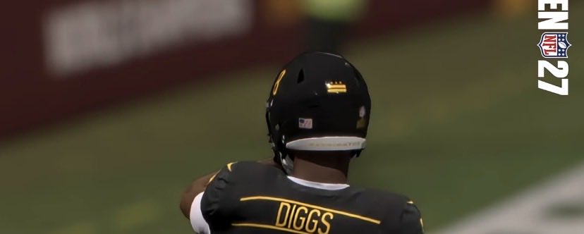 ShakobyG51153's tweet photo. @Equipment_Guru @EAMaddenNFL please have Stefon Diggs facescan update or his hair hanging out the helmet please he been rocking braids sense he was on the the Houston Texans https://t.co/FKIIVRyd2A
