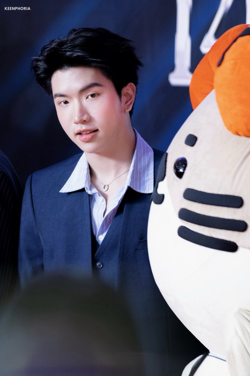 keenphoria's tweet photo. หล่อมากฮะ จุ๊มปุ๊กกกก 🥹🤏
HOWE AW X SEAKEEN NOOONG
#HOWEAWARDS20
#HOWEMAGAZINE
#keenkeno https://t.co/VnbOSXR3qz