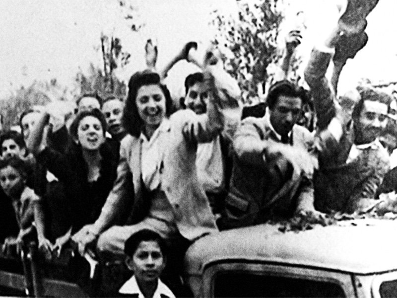 _rojilla's tweet photo. a 82 años de la Gloriosa Revolución de Octubre de 1944, ¡viva la juventud que la gestó y defendió!

y que viva eternamente el espíritu revolucionario en todas y todos, sigamos soñando con un mejor país

¡viva Jacobo Árbenz! https://t.co/iIqjMYJTvX