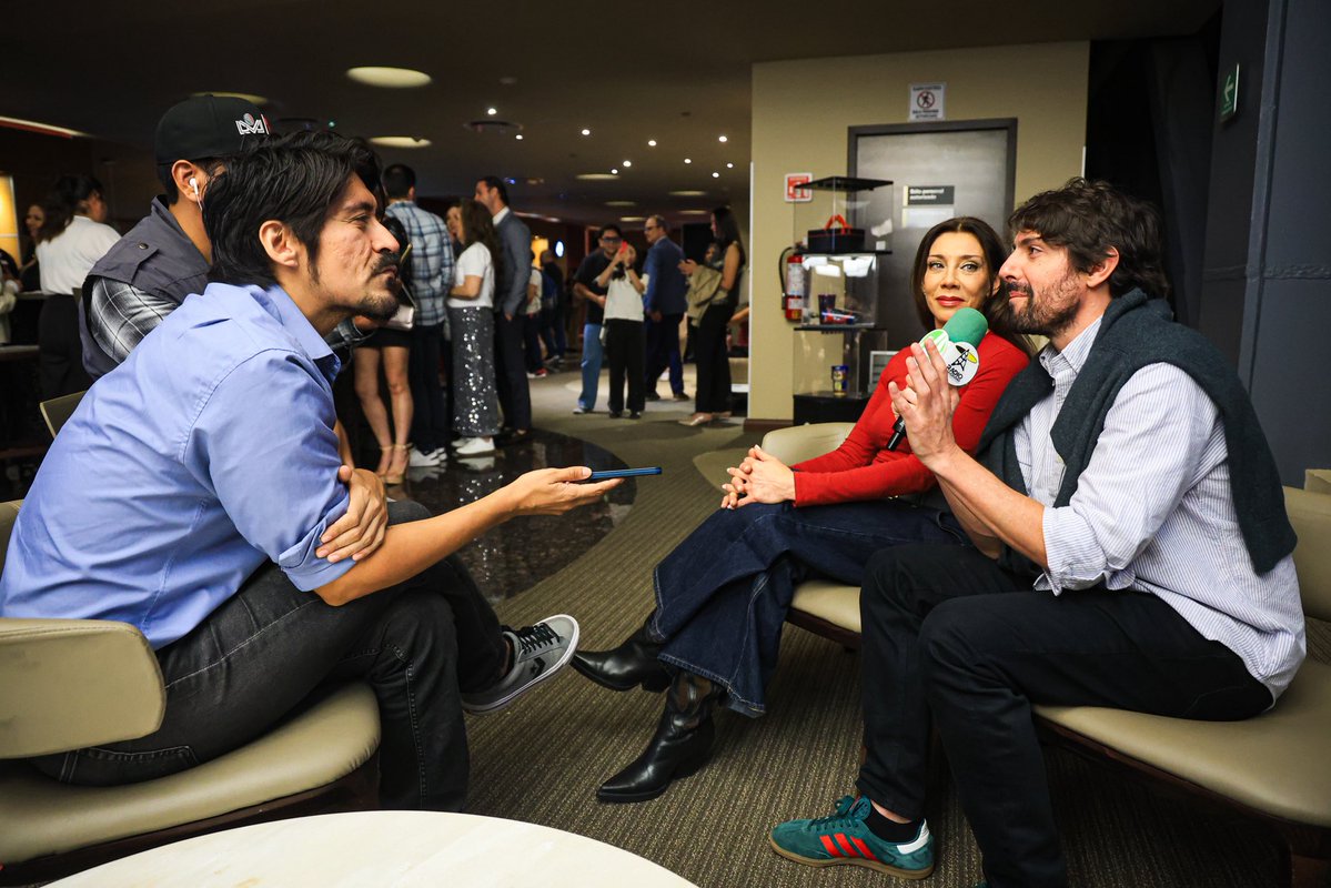 ELPAJANAVARRO's tweet photo. Ayer fue la premier de #Amarte y platiqué con José María de Tavira, Jesús Zavala, Andy Zuno y Cynthia Klitbo sobre esta historia que mezcla amor, comedia y fantasía. 

La cinta se filmó en Jalisco y estrena en cines este 22 de octubre. https://t.co/y2LVwGkEyv