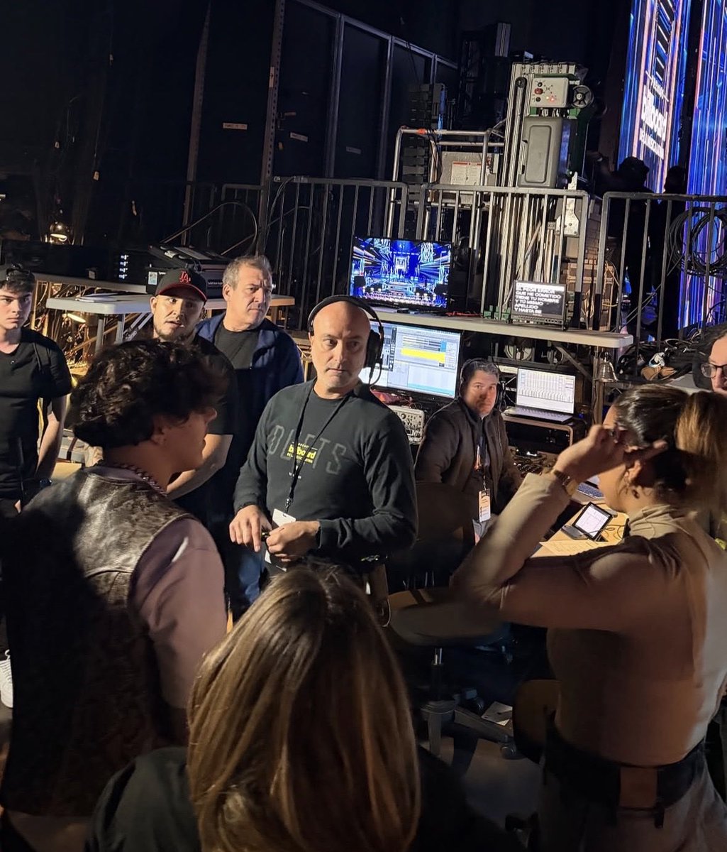 Xavi_Charts's tweet photo. Xavi se encuentra ya en los ensayos para su performance en los Premios Billboard🩵 https://t.co/lBvz7ILrUK