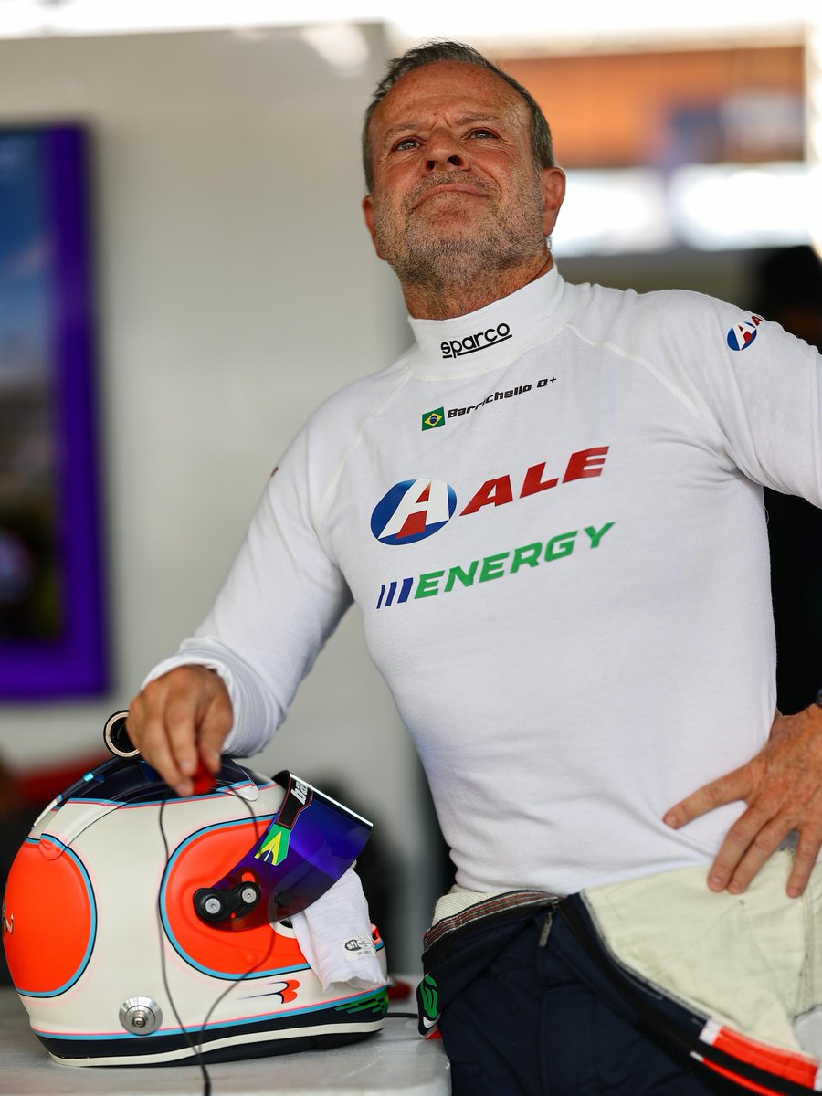 blog_formula1's tweet photo. ⭐️ RUBENS BARRICHELLO FARÁ "VOLTA HISTÓRICA" COM CARRO DA WILLIAMS EM INTERLAGOS ⭐️

OFICIAL: Rubinho fará sua despedida simbólica da F1 no domingo do GP de São Paulo em Interlagos, quando pilotará a Williams FW33 de 2011, ano em que ele correu pela última vez na categoria.

A homenagem leva o nome de "A Volta Histórica" e marcará um momento emocionante de Rubens em casa, diante da sua torcida.

Lembrando que Barrichello é, até hoje, o último brasileiro a ter vencido na F1, no GP da Itália de 2009.