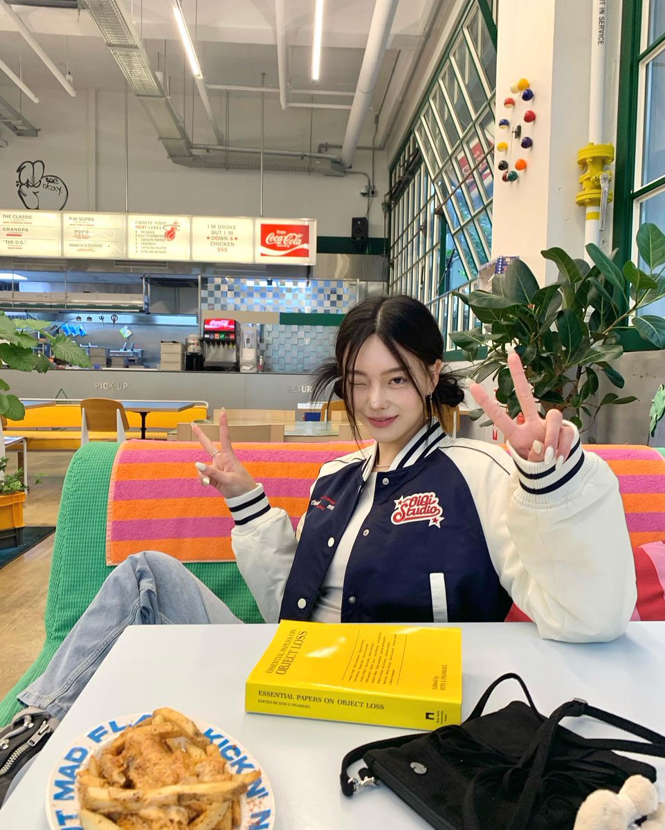 EkenSAFIS06's tweet photo. 君と話していると、時間が経つのがあっという間だな。みんなの意見も聞かせてね。 🔥
Isto https://t.co/KpLT5aDQyy