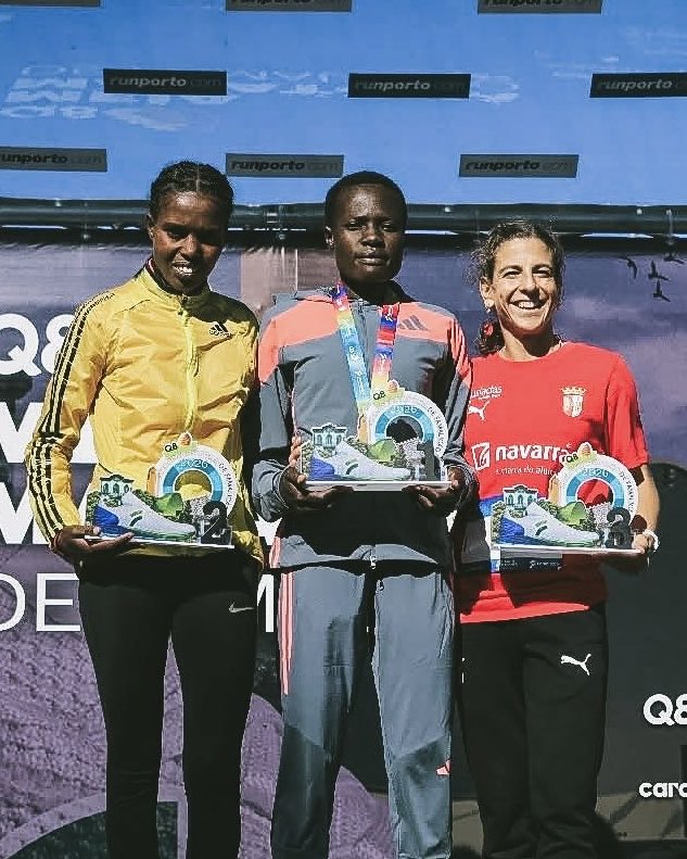 Modalidades_SCB's tweet photo. Vanessa Carvalho alcançou o terceiro lugar na prova feminina da meia maratona de Famalicão 🥉

#AtletismoSCB https://t.co/EVdei6Llcd