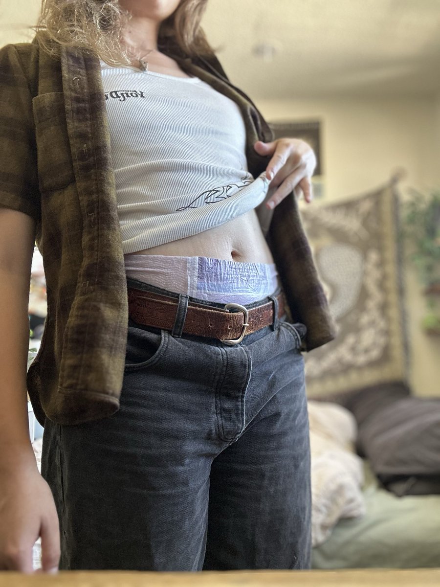 muttalyx's tweet photo. even your big sister wears pull-ups https://t.co/hGLoIh9OPx