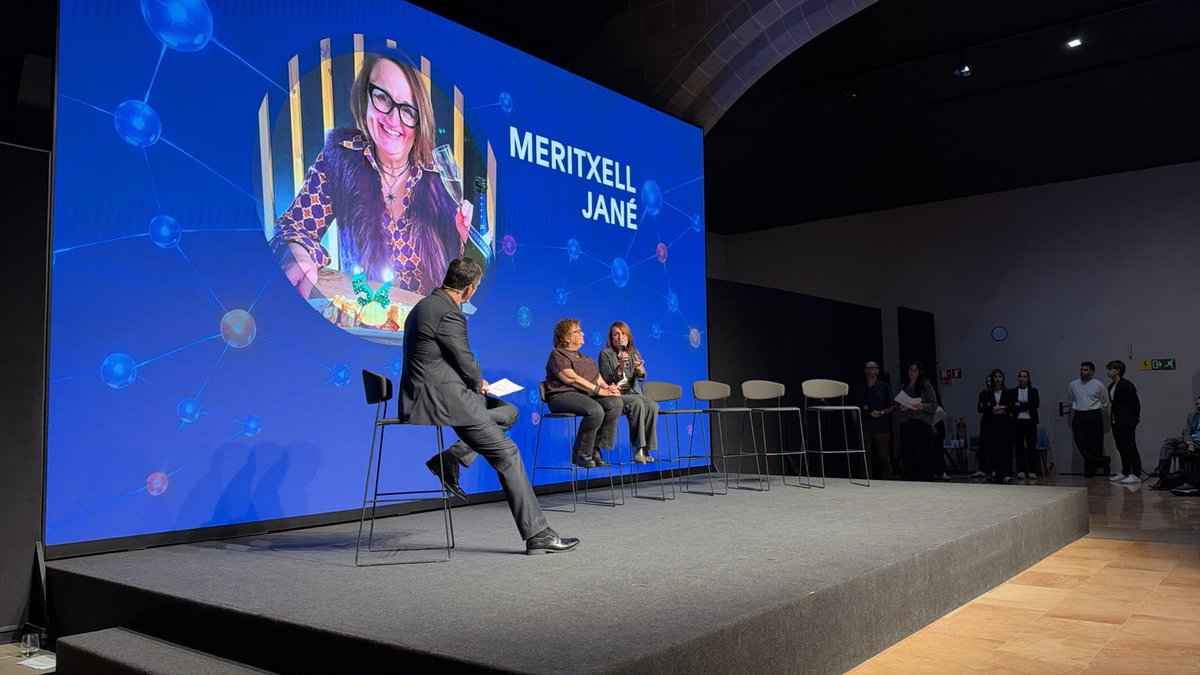 VHIO's tweet photo. Meritxell Jané comparteix com la immunoteràpia i el seguiment amb biòpsia líquida han marcat la seva experiència amb el càncer.

Fa 9 anys que està en remissió i afronta la vida amb optimisme, valorant cada dia, faci sol, plogui o nevi.

💬 "Avui puc ser aquí gràcies a la recerca".

#20VHIO