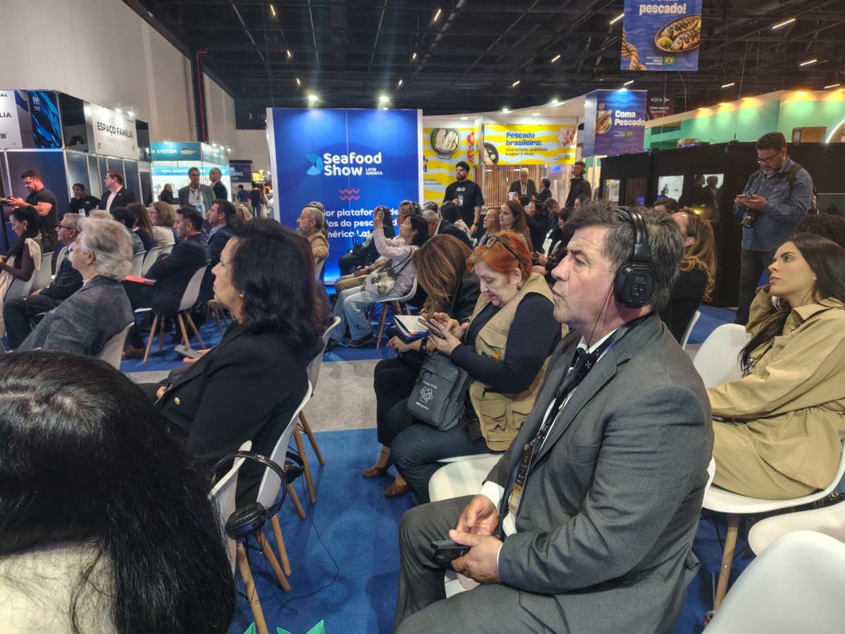 jorge_frias1968's tweet photo. Para poder mostrar enseñar y competir hay que aprender @AACPyPP aquí estamos presentes en @SeafoodShow latin américa representando a los capitanes de pesca de  🇦🇷 https://t.co/3SRptBQP4C