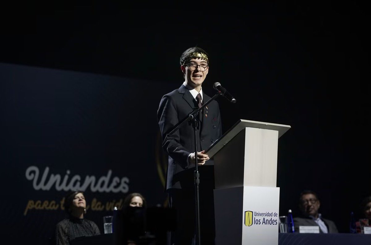 GaiusCanuleius's tweet photo. Publico aquí mi discurso de graduación: "Una Apuesta por la Paz y la Compasión".

Muy intivados a leer: https://t.co/8zYETqgjif https://t.co/RlqgIlRPkb