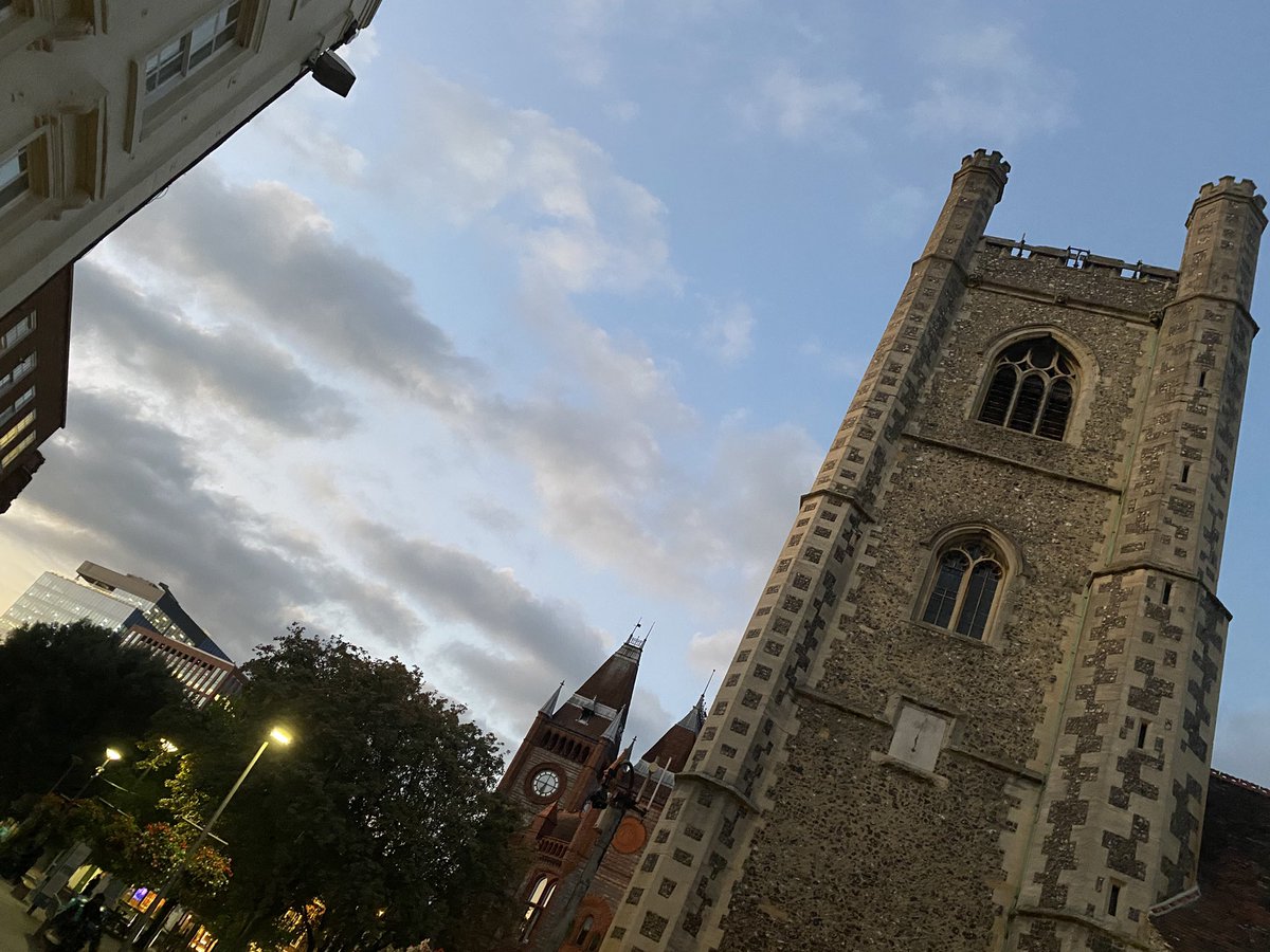 Spiddly's tweet photo. Mary and Laurence #rdg #rdguk https://t.co/IihV8yPBb5