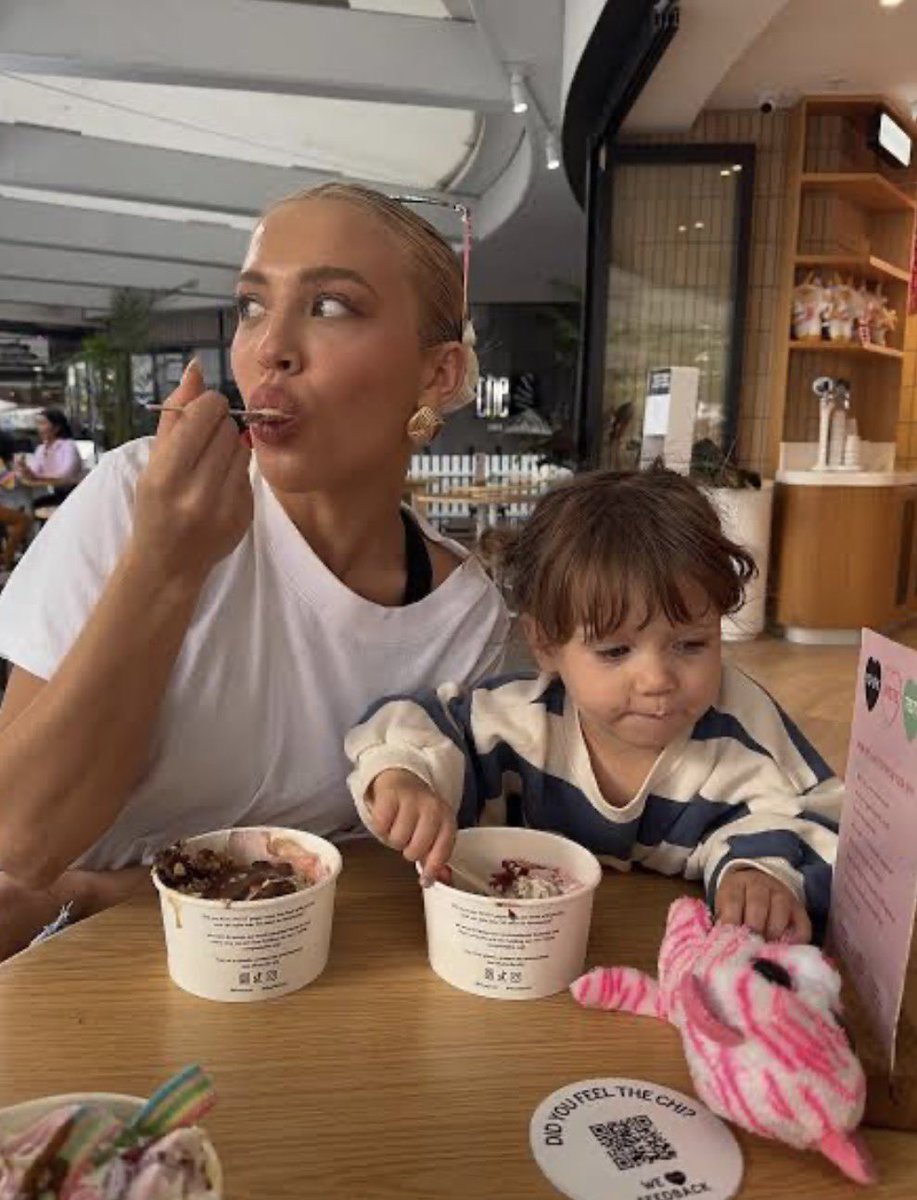DebraKate7556's tweet photo. Nobody wish my kid happy birthday 🥳 https://t.co/Pu7Ebsh0bo