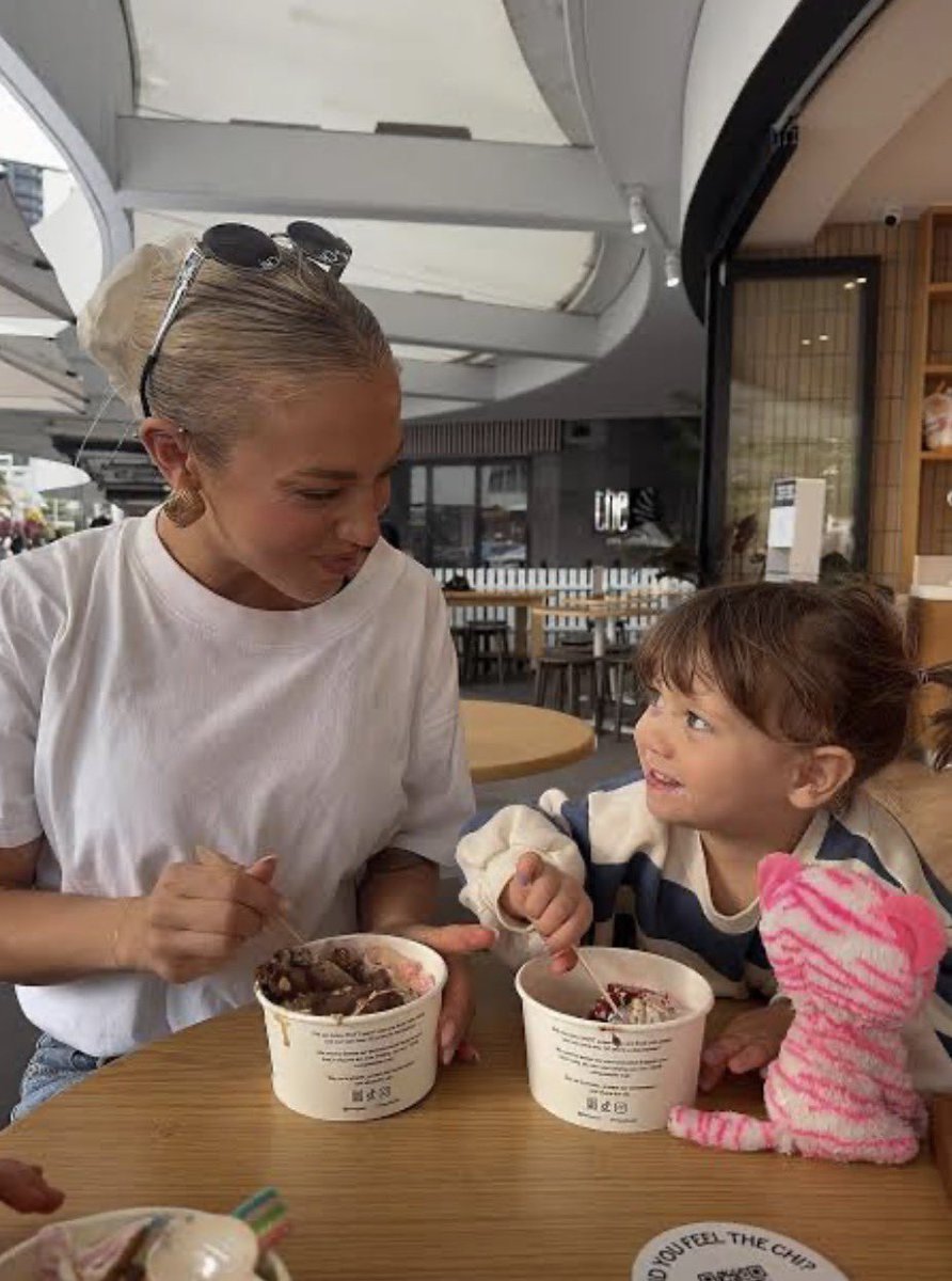DebraKate7556's tweet photo. Nobody wish my kid happy birthday 🥳 https://t.co/Pu7Ebsh0bo