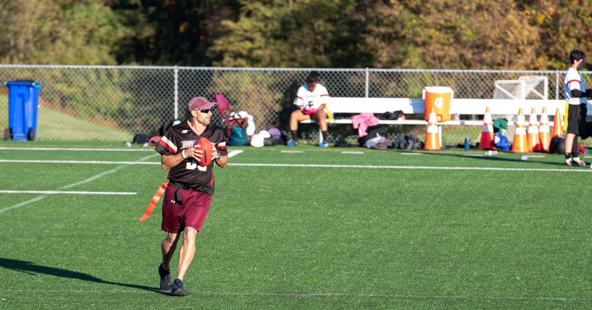 HowardCC's tweet photo. Homecoming Week in #DragonCountry: Show your Dragon spirit tomorrow, Wednesday, Oct. 21, from 12 to 2 p.m. on Athletic Field Two during #HowardCC’s annual Student vs. Staff/Faculty Flag Football Game! 🏈 https://t.co/AIbeXRBVo0