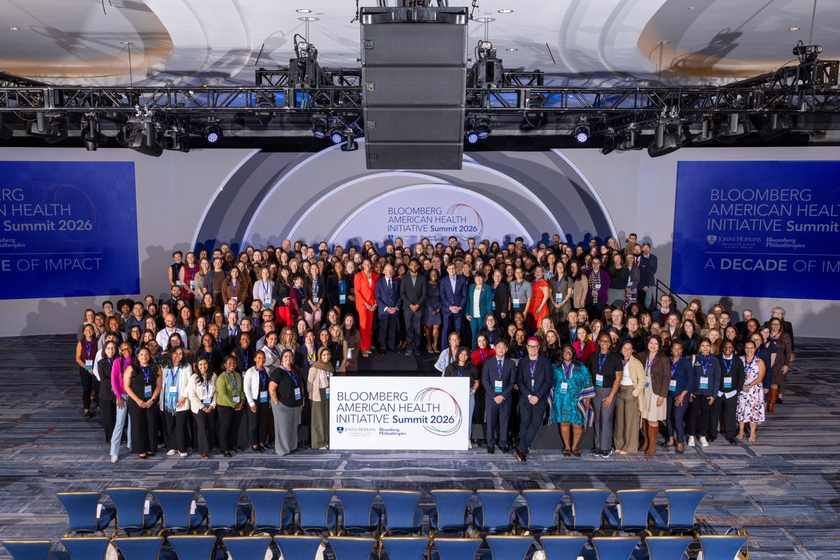BloombergDotOrg's tweet photo. The future of public health is bright.

The Bloomberg American Health Initiative Fellows are putting their training at @JohnsHopkinsSPH to work—partnering with organizations to drive progress on overdose prevention, food systems, environmental health, violence prevention, and adolescent health.