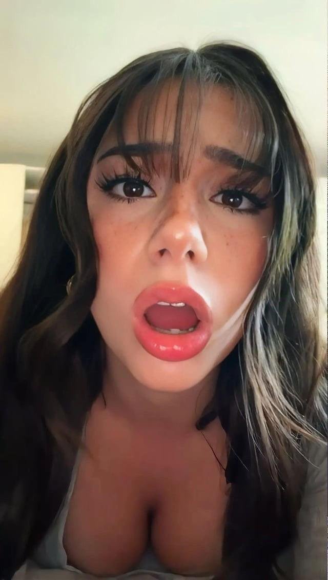 leakygoonstickk's tweet photo. mikayla has one of those faces that would look a lot better gagging and drooling and choking on a thick cock 😵‍💫😈 https://t.co/8OzXSsy5ZK
