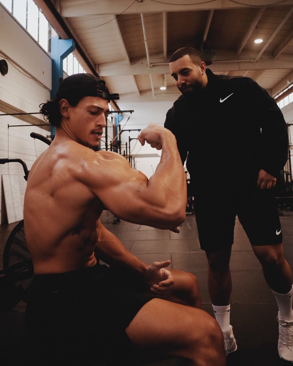 EmilioSakrayaHQ's tweet photo. 💪🏻 Emilio Sakraya training with his coach Siraj (2025) https://t.co/j0i6siKnl3