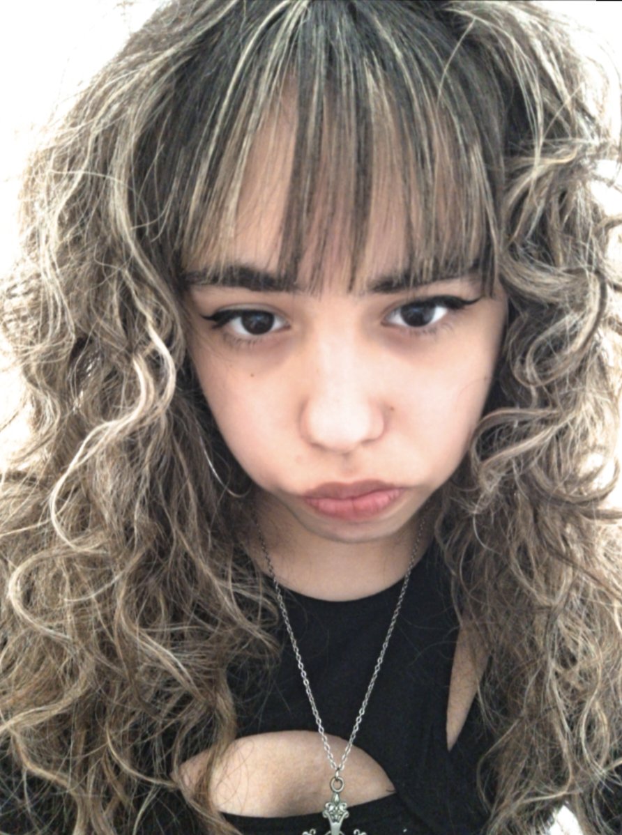 jaeslive's tweet photo. icon vs user ! >v< #idntt https://t.co/sEAr87RveK