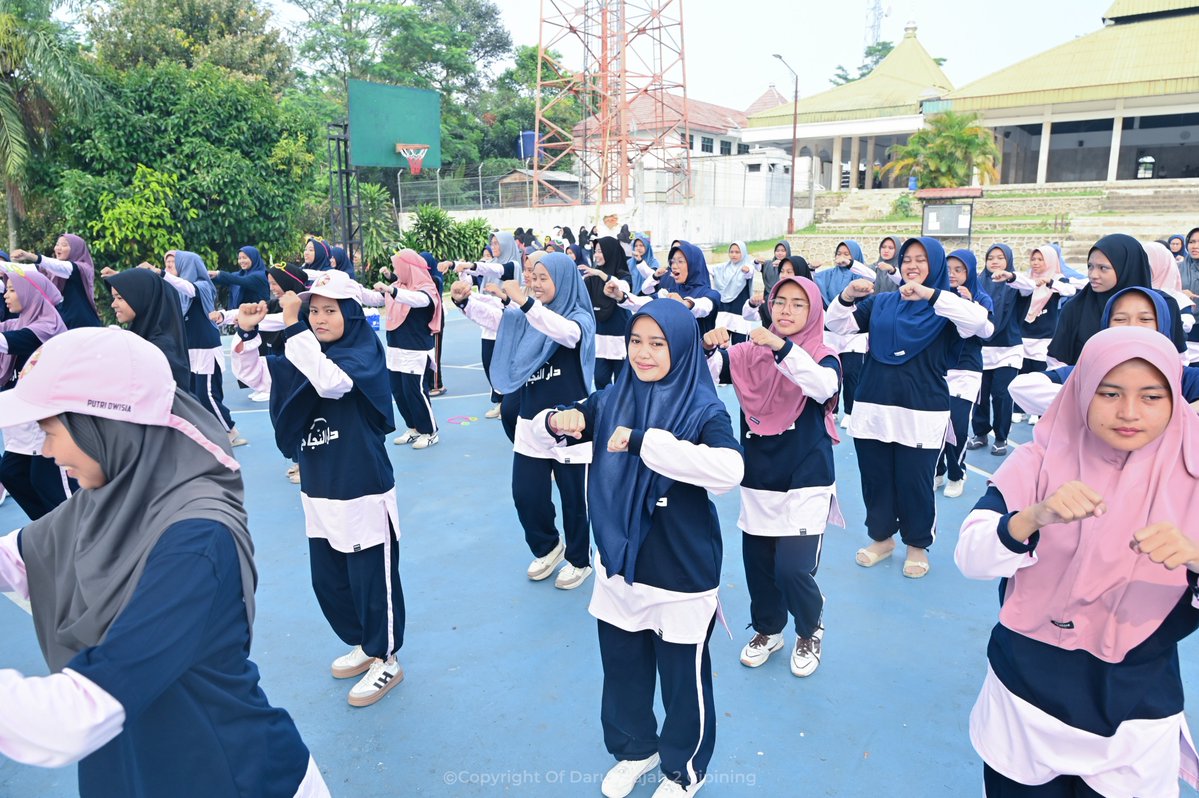 pesantrendn2's tweet photo. PEMBUKAAN FESTIVAL NISAIYYAH GURU DARUNNAJAH 2026 &amp; SENAM BERSAMA

Jum'at, 16 Oktober 2026 https://t.co/2WYmAbduTp