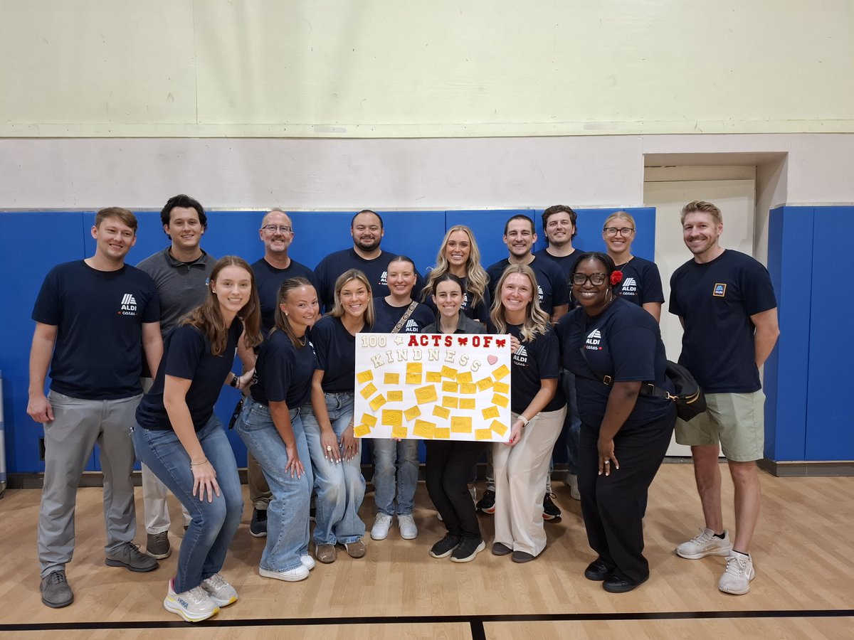 HelpKCKids's tweet photo. Kindness in action!  @AldiUSA volunteers + our 15 and the Mahomies Unit Club kids made Kindness Cards, Friendship Bracelets &amp; Kindness Pebble Rocks for patients at Children’s Mercy, then played Kindness Bingo &amp; basketball!  #DayOfKindness #KC #Helpkckids #GreatFutures https://t.co/4e1bcL0D7m