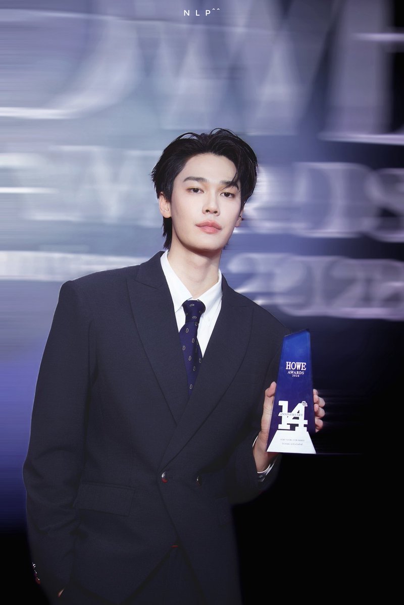 nooklepper's tweet photo. ยินดีกับอีกหนึ่งรางวัลครับ 

🫶🏻🤎💙

DEWTEE SHINES AT HOWE

#dew_jsu #tee_vtp 
#HOWEAWARDS2026 https://t.co/utyeXXD1he