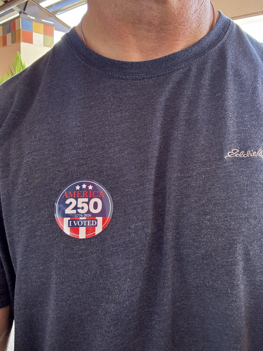 Str0ngSide's tweet photo. Did my part to make sure the socialist loving Democrats do not get back in power and start destroying this country again https://t.co/mP3AM6ygBU