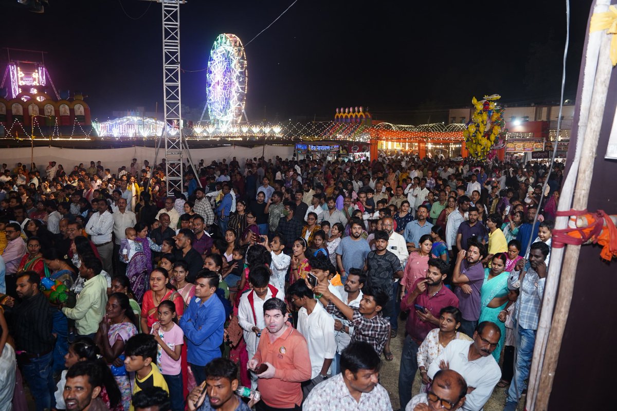 MegheSameer's tweet photo. यावेळी प्रभू श्रीराम, लक्ष्मण, माता सीता आणि हनुमानजी यांच्या प्रतिमांचे पूजन करून उपस्थित सर्वांना विजयादशमीच्या मनःपूर्वक शुभेच्छा दिल्या.

#SameerMeghe #BJP4Maharashtra #dushera https://t.co/RcCg7kbTEu