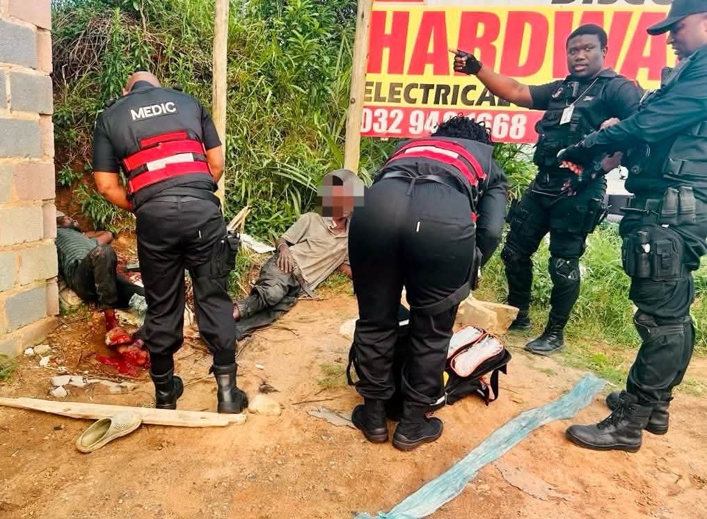 Unfiltered_rsa's tweet photo. Two men allegedly shot, one of them was shot in the ass.

The men, aged 26 and 37, were shot near a scrapyard in Waterloo after allegedly exchanging scrap metal for drugs.

From scrap metal to a shooting over drugs, a dangerous transaction.

#KZNNews https://t.co/qinm3uJqaz