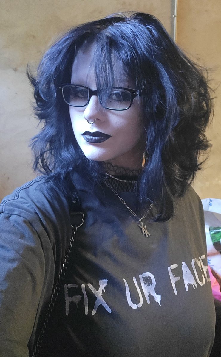 demidevilxx's tweet photo. FIX UR FACE 😛 https://t.co/K6C4SfBk2c