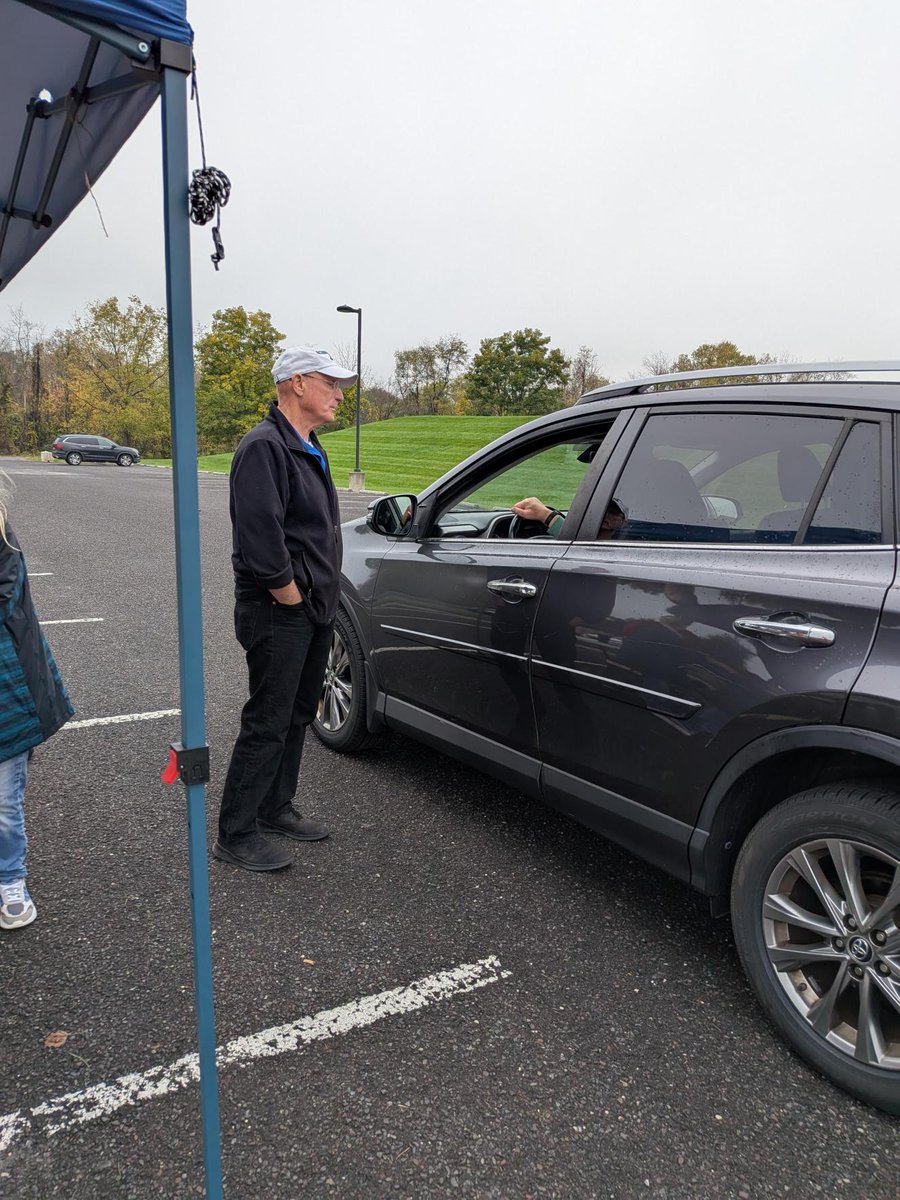 RepJoeWebster's tweet photo. Thank you to everyone who stopped by our License Plate Restoration last Friday! My team and I, as well as officers from the Upper Providence Police Department, were happy to assist those who needed their old/deteriorating plate replaced. https://t.co/GBOx080dfT