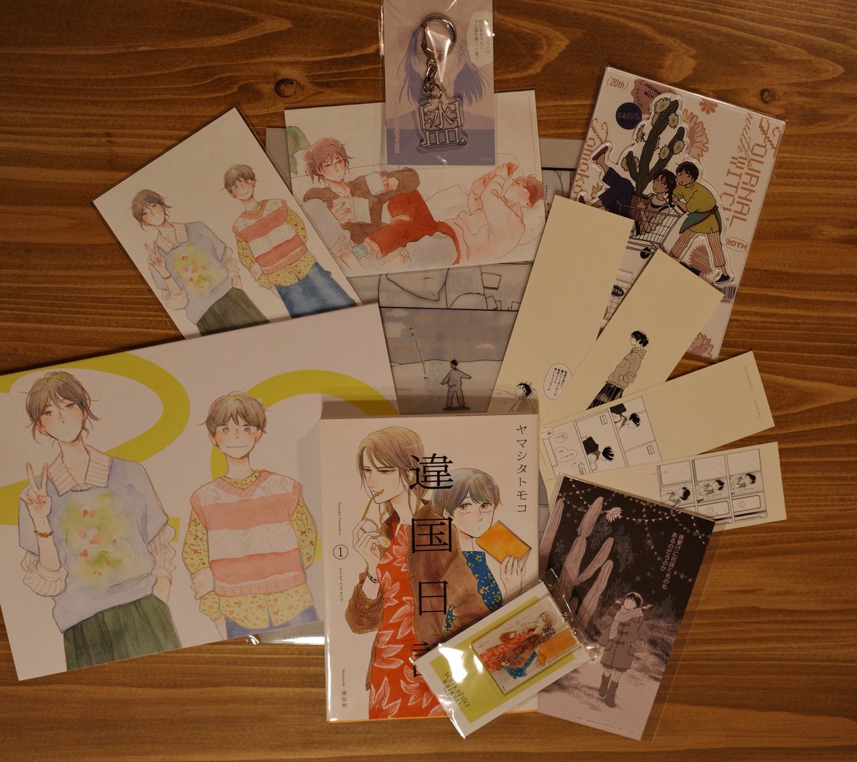 ugotoon99's tweet photo. #ヤマシタトモコ20周年展 
行ってきましたー！大大大好きな漫画の原画沢山見れて幸せでした…！！
アフタヌーンティーセットも大満足✨
グッズも手元に置きたくなる物ばかりでたくさん買っちゃいました✌️ https://t.co/e8fnL66ElQ