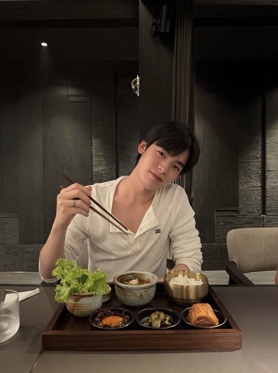 eeqlanwoil's tweet photo. รู้สึกช่วงนี้น้องป๋อน่ารักขึ้นไหม(🧘‍♀️) แบบนุ่มฟู เป็นยัยหมวยกึง ตัวเล้ก กม ๆ น่าแกล้ง ขวัญใจม๋าเด็กทั้งหลาย มันมีมวลอะ หึงหมวยมาก เข้าใจตี๋🧔🏻‍♀️🧔🏻‍♀️💗💗 https://t.co/gb0y5w8Bph