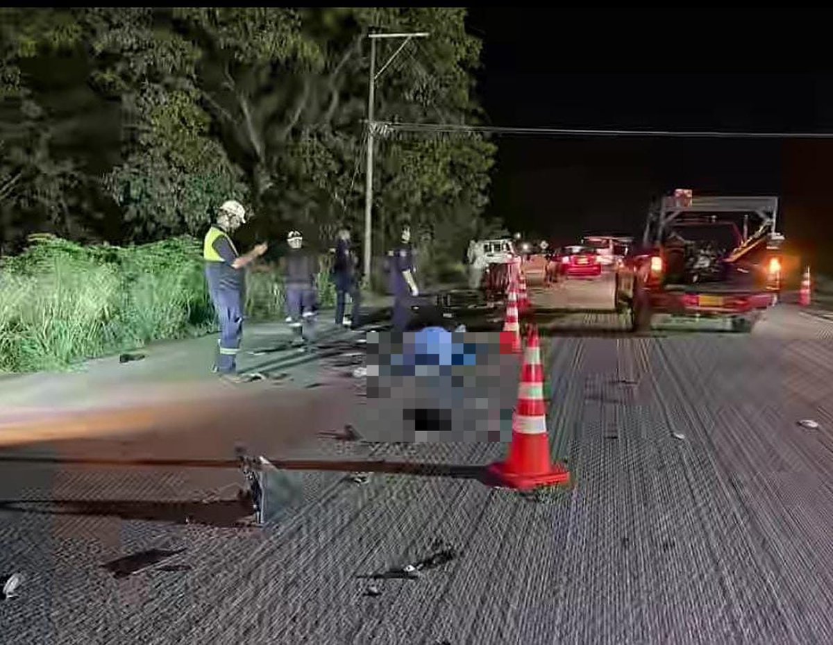TwiterosCali's tweet photo. TRAGEDIA EN PALMIRA: 3 PERSONAS FALLECIDAS EN GRAVE ACCIDENTE EN VÍA PALMASECA - ROZO

Un grave accidente de tránsito se registró anoche, en la vía que conecta Palmaseca con Rozo, en Palmira, a la altura de la vía hacia El Cerrito.

En el siniestro estuvieron involucrados dos motocicletas y un vehículo particular. El impacto fue tan violento que tres personas fallecieron en el lugar de los hechos.

Una cuarta persona resultó gravemente herida y fue trasladada de urgencia a una clínica de Cali.