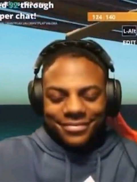 LuisD278130's tweet photo. @gusgh_1111 Theresa I'm watching you why you tryin not to laugh bro that's disrespectful as shit bruh https://t.co/Yjg0dtcuX6