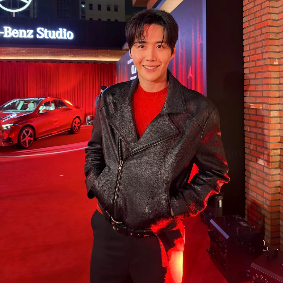 myjuyz_seonho's tweet photo. @ seonho__kim IG post

“#MercedesBenz #MBStudioseoul #ElectricCLA #ElectricGLC
-The all-new electric CLA &amp; GLC Launching Party”

#KimSeonho #김선호 https://t.co/uWAiMRxje4