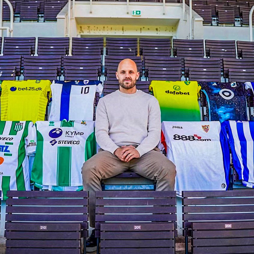 eurofootcom's tweet photo. 🚨🇫🇮 𝐎𝐅𝐅𝐈𝐂𝐈𝐀𝐋 | Teemu Pukki (36) is RETIRING from football. 👋 

He is Finland's all-time top goalscorer with 43 goals. Overall, Pukki has 809 appearances, 292 goals and 115 assists in his career.

Pukki has 4 final games left to play with HJK. 🥲💙 https://t.co/3ZbNvqVK1C