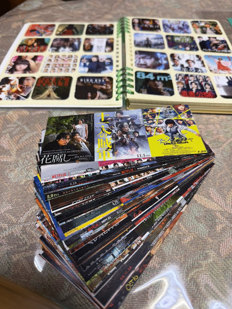 seto_moc107's tweet photo. 四角パンチ、今年見た映画まとめるのに使お‼️からの終わりが見えない。 https://t.co/ZUnH05fQ7G