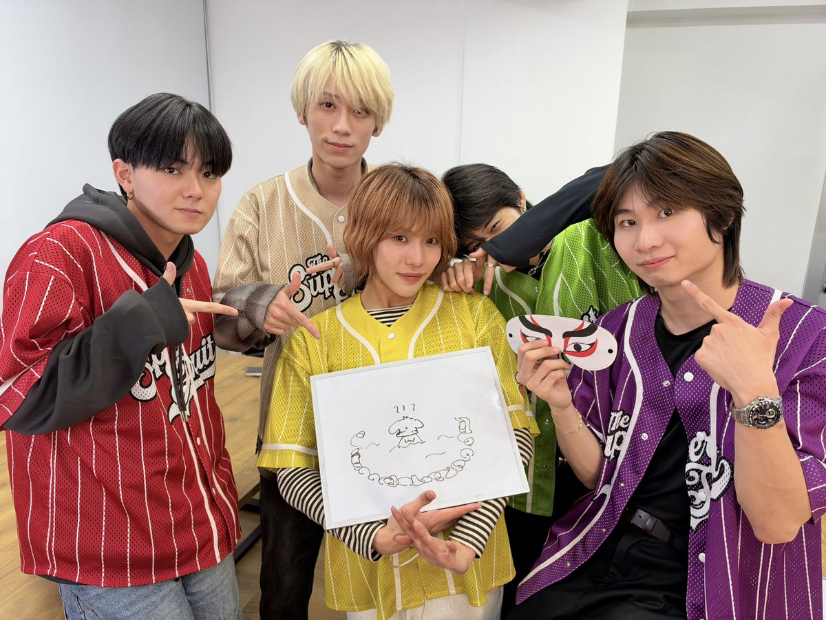 supafuru_info's tweet photo. OFF SHOT
￣￣￣￣￣
本日はスパチャレ# 19ありがとうございます🍏✨
チャレンジ企画内容は『目隠しイラスト当てクイズ』でした✏️💭
次回のスパチャレもお楽しみに✌︎✌︎

#スパフル #スパチャレ https://t.co/yQFHZiBa3z