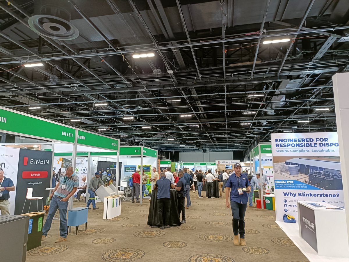 CleanerJoburg's tweet photo. And there's more Jozi! Pikitup at Emperors Palace today at the #IWMSA WasteCon Exhibition this week.... #ReduceReuseRecycle @CityofJoburgZA @JackSekwaila @DadaMorero 🚛🧹♻️ https://t.co/nz9n2IZaJk