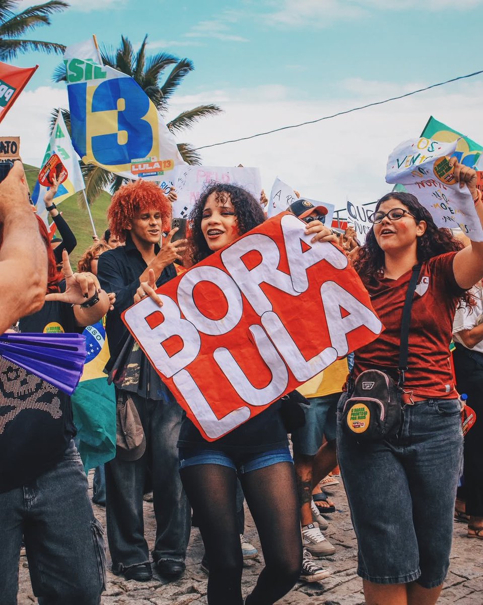 Saquaremaspd's tweet photo. @LulaOficial @JanjaLula @lulaverso @ErikakHilton @cortezpsol @AndreJanonesMG Registros do nosso II ATO pela Democracia em Saquarema/RJ no último domingo (18/10). ⭐️✊

📸: Zeina Madaleina

#LULAVAIVENCER
#AbreOSigiloFlavio
CONTRA DADOS NÃO HÁ MENTIRAS
QUEM NÃO DEVE NÃO TEME https://t.co/ZAWE5D1wYJ