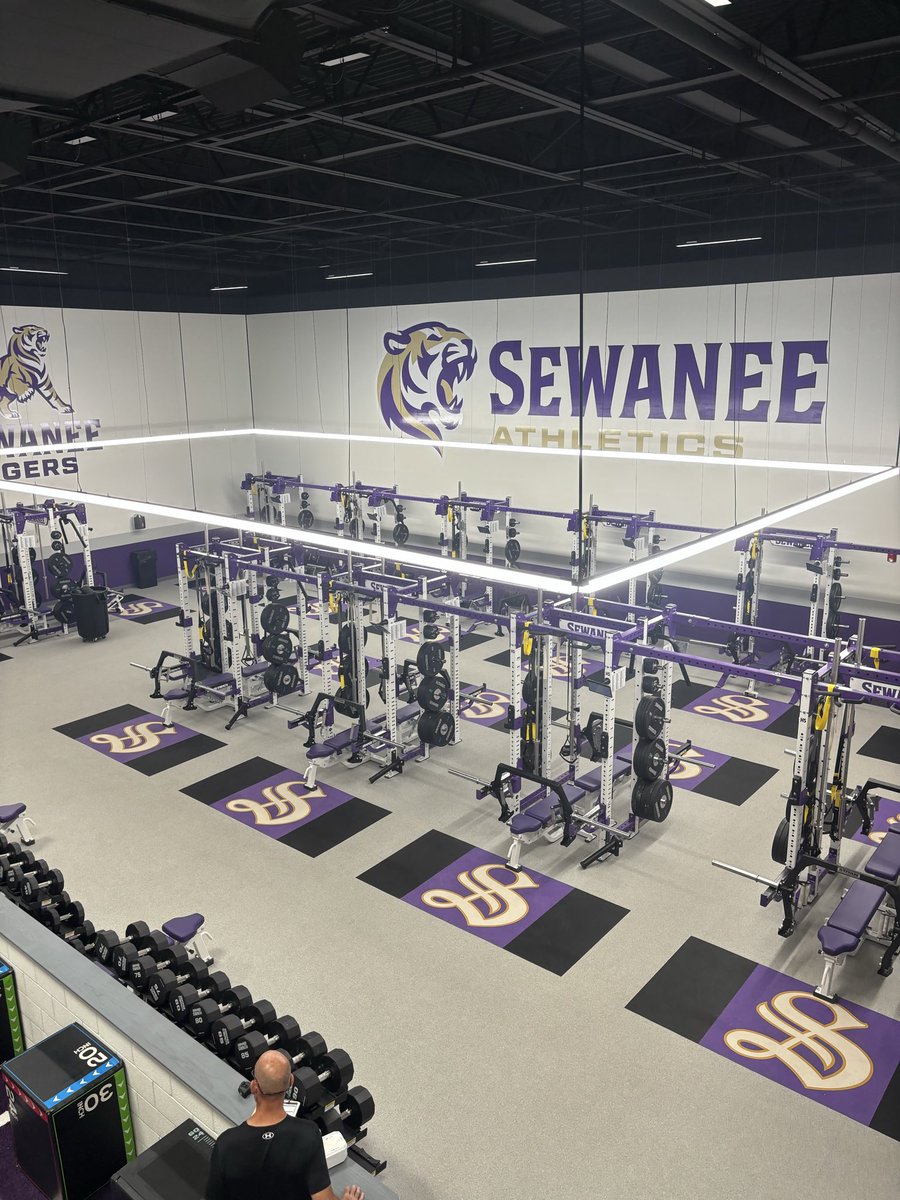 VOL_Chad's tweet photo. My son committed to play golf for @SewaneeTigers. Pumped for him!

One of the most beautiful campuses in 🇺🇸 &amp; the best on campus golf course in TN. 

It is a special place. https://t.co/ZXyRWzwCXB