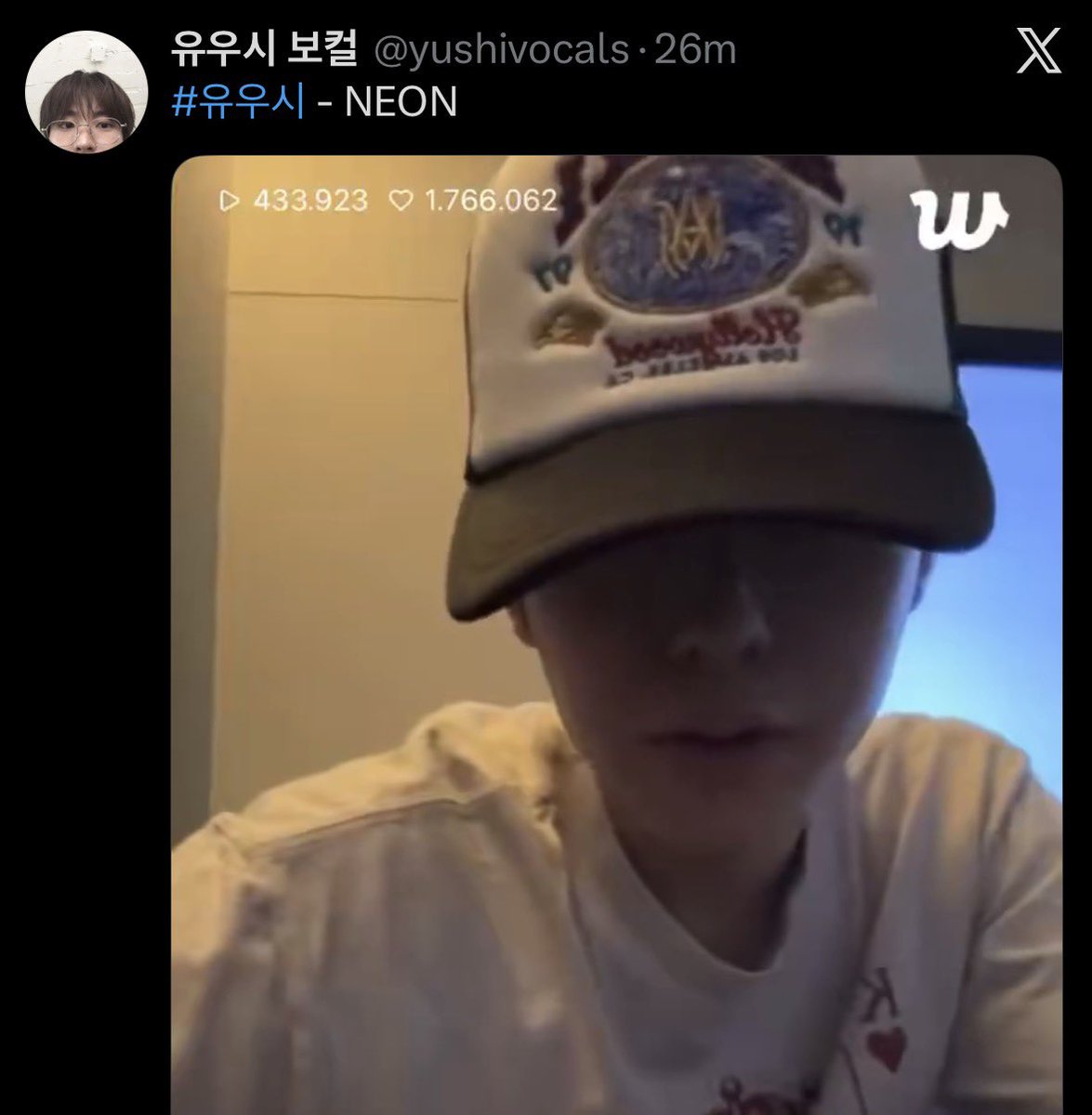 selubae94's tweet photo. กลัวยูชิโดนรวบโดยอิแว่นว่ะ ก็เพลงมันติดหูนิ 555555555555555555 https://t.co/HHpLxYRmC5
