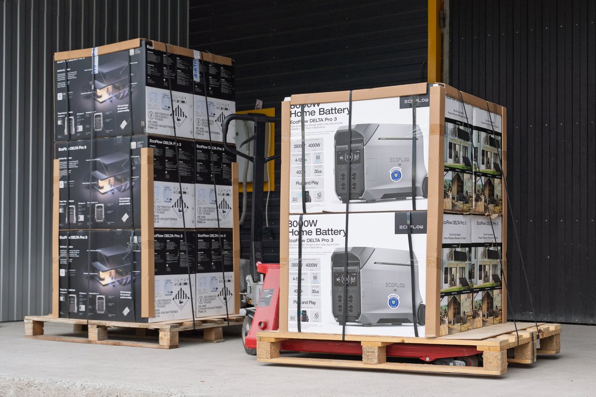 EUAM_Ukraine's tweet photo. ⚡ Financial schemes do not wait for the power to return, and criminals are not afraid of the dark. We provided 10 portable power stations to @ESBU_gov_ua, adding to three generators delivered last week. This will allow ESBU detectives to continue working even during blackouts. https://t.co/kaCvqAfCvV