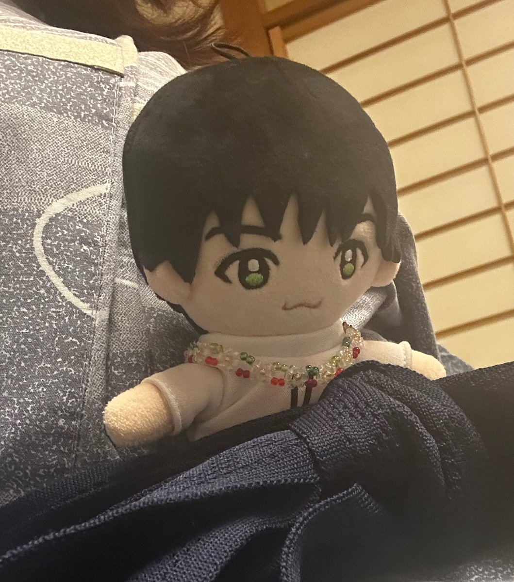 loop_the_loop_y's tweet photo. やぶちさ、私と撮る時なんでそんなに気まずそうなの❓ https://t.co/mLVRGRv7RH